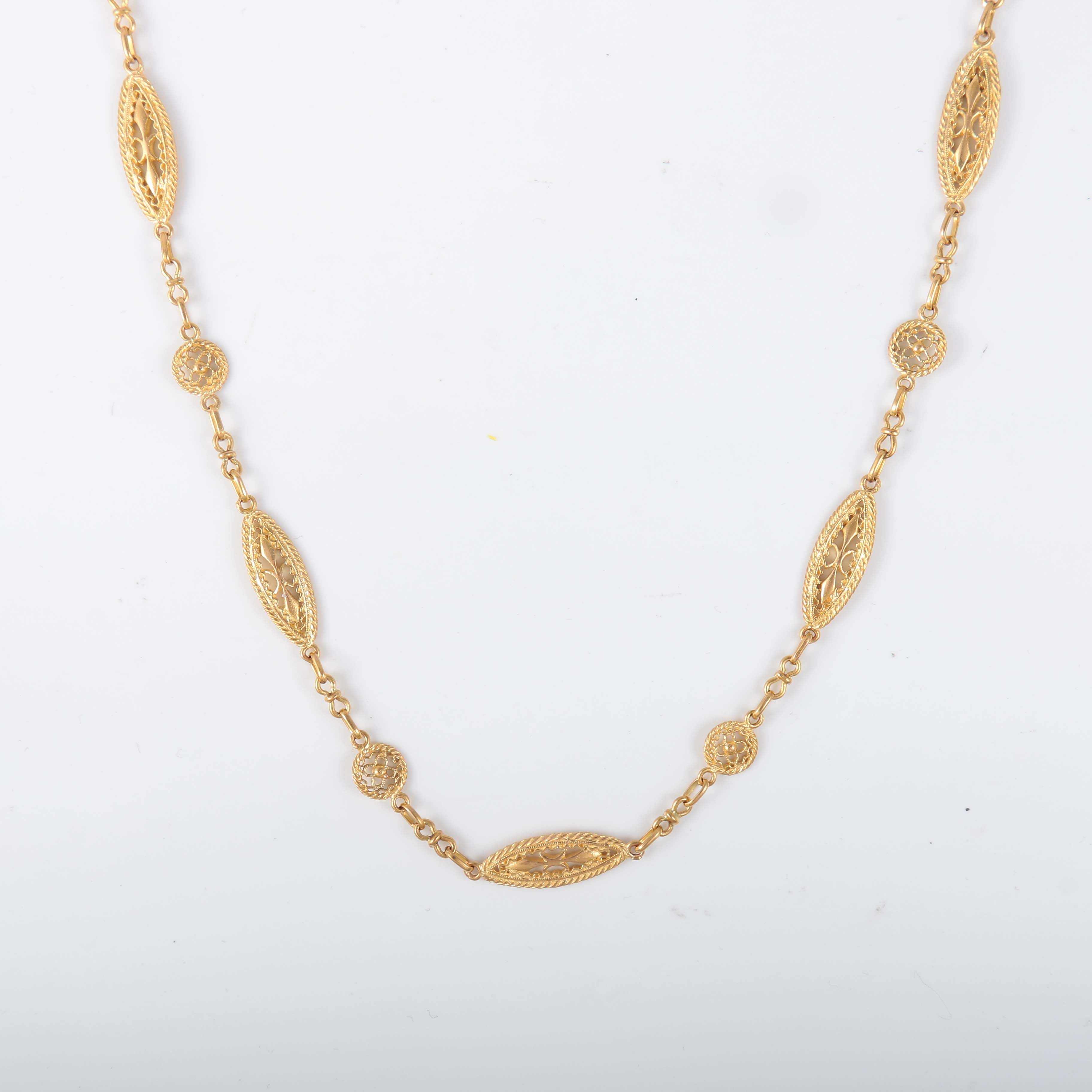Chaine filigrane torsadée