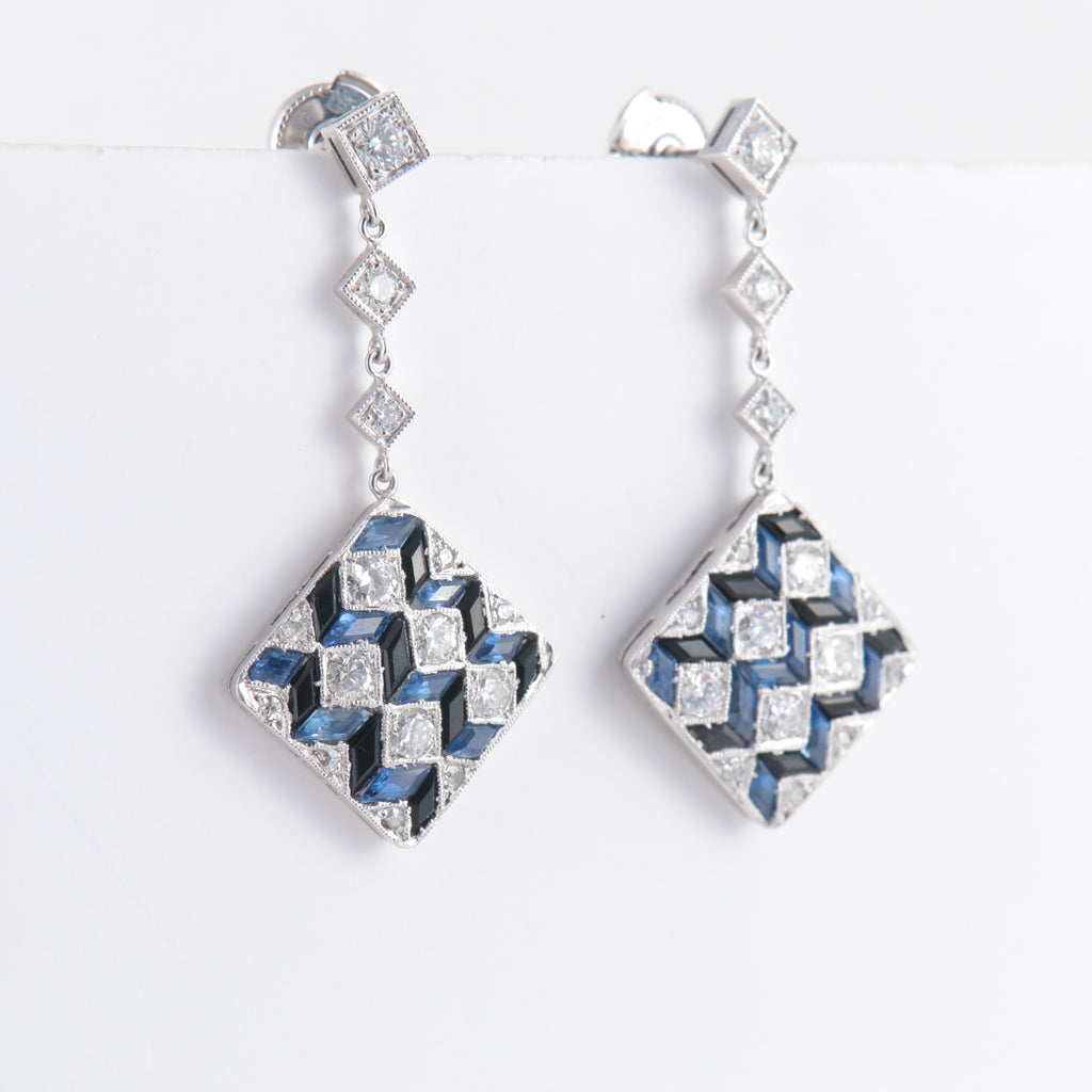 Boucles d'oreilles géométriques saphirs et diamants