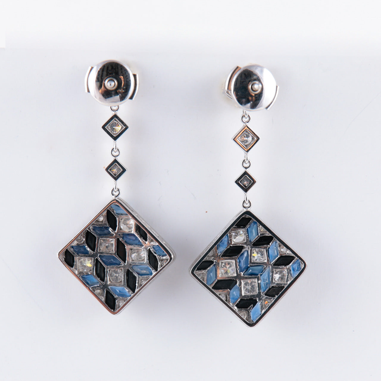 Boucles d'oreilles géométriques saphirs et diamants