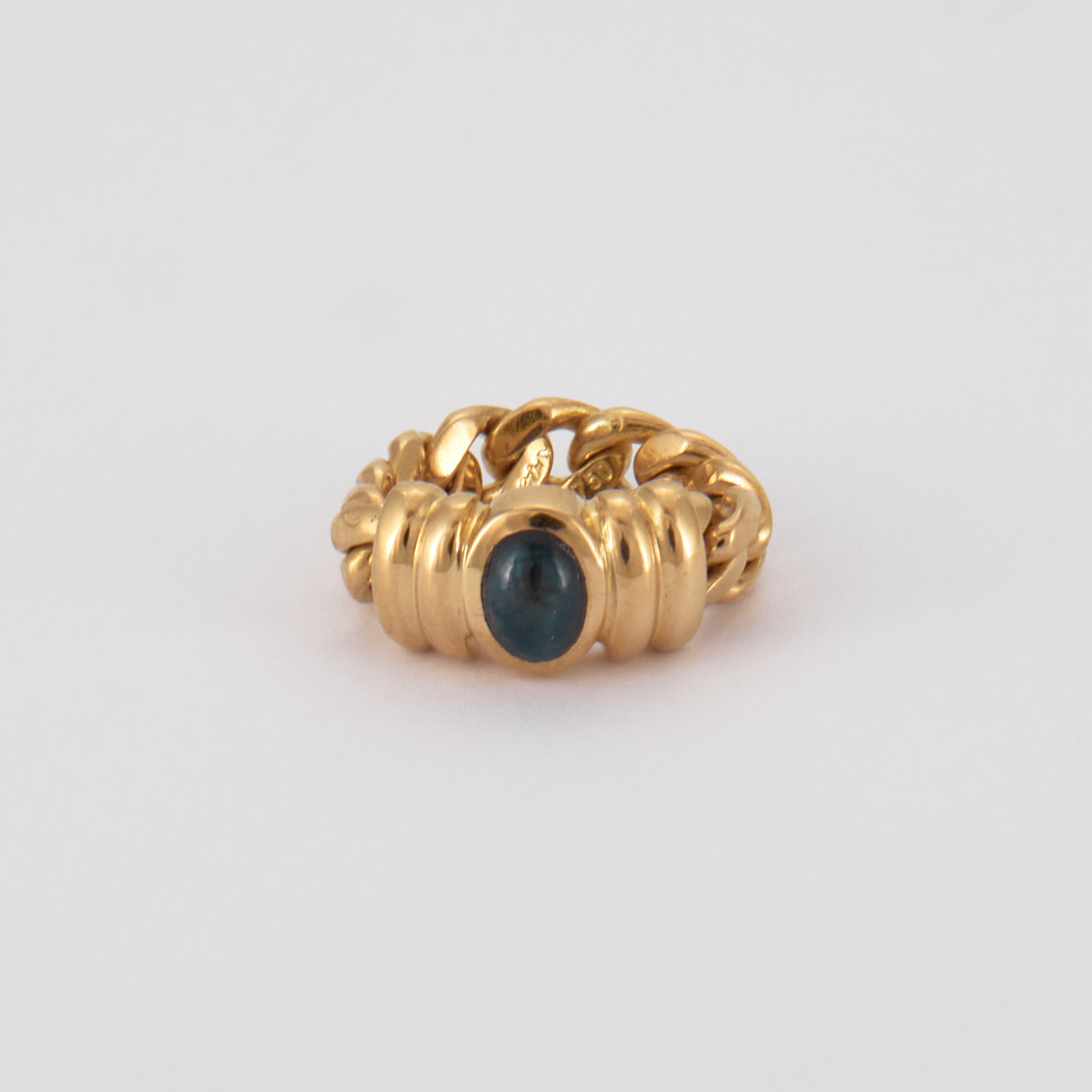 Bague "chaîne" or jaune et saphir.