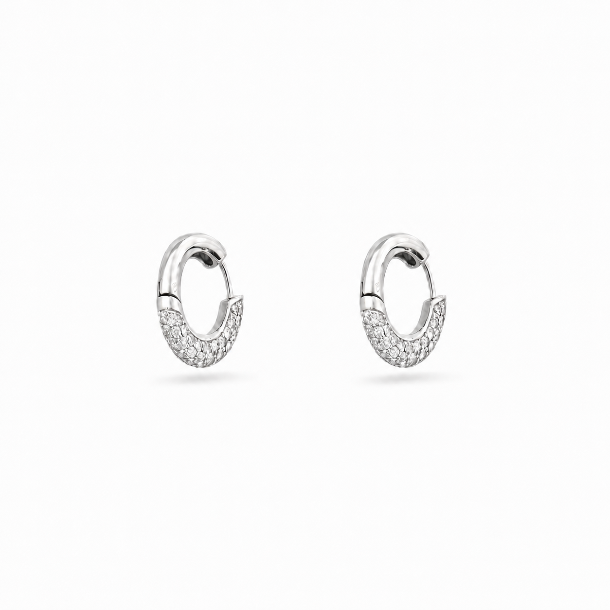 Créoles en or blanc et diamants